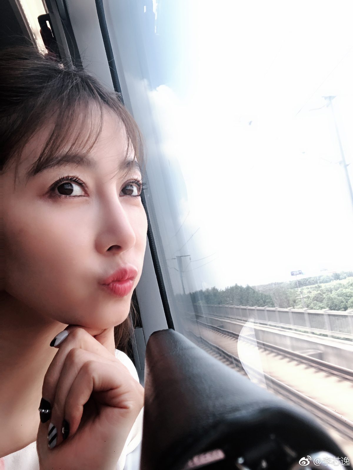 Xinyi Li HD Images/Photo Gallery Download #1980904