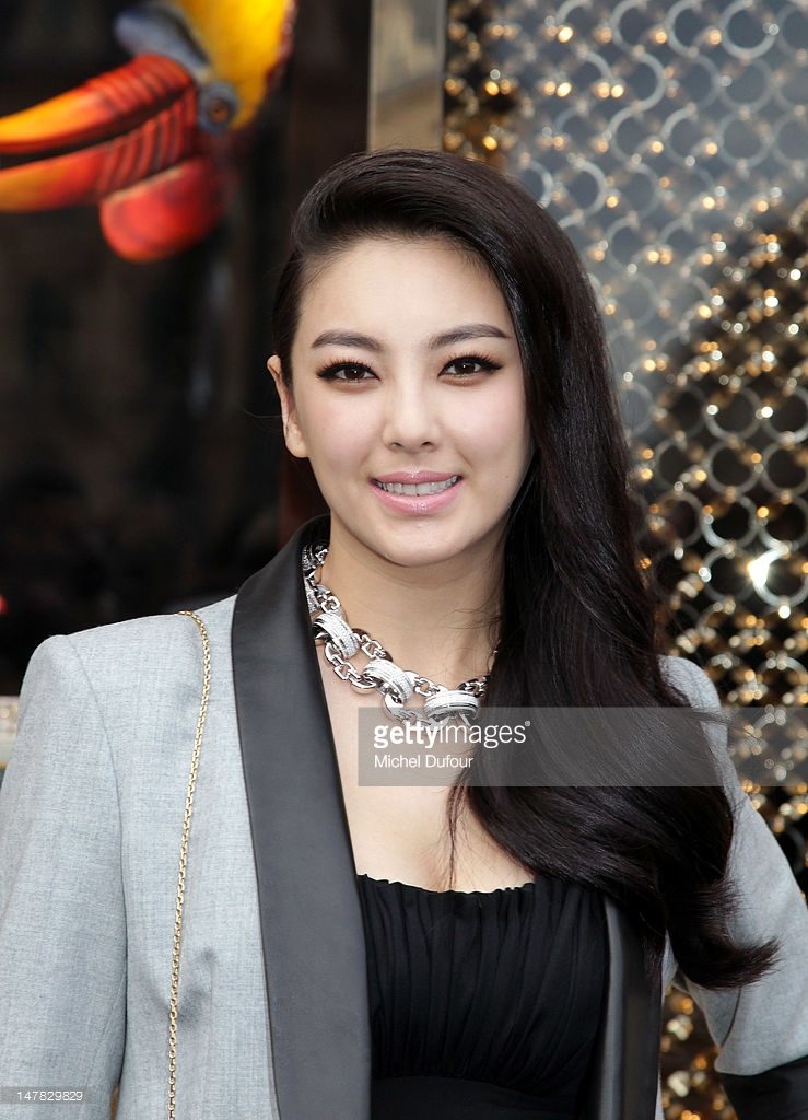 Yuqi Zhang HD Images/Photo Gallery Download #6709346