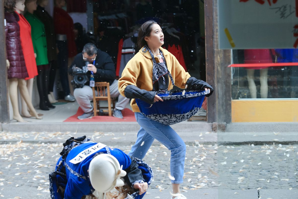 Xiaotong Guan HD Images/Photo Gallery Download #7041432