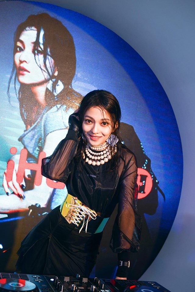 Angela Shao-Han Chang HD Images/Photo Gallery Download #1814578