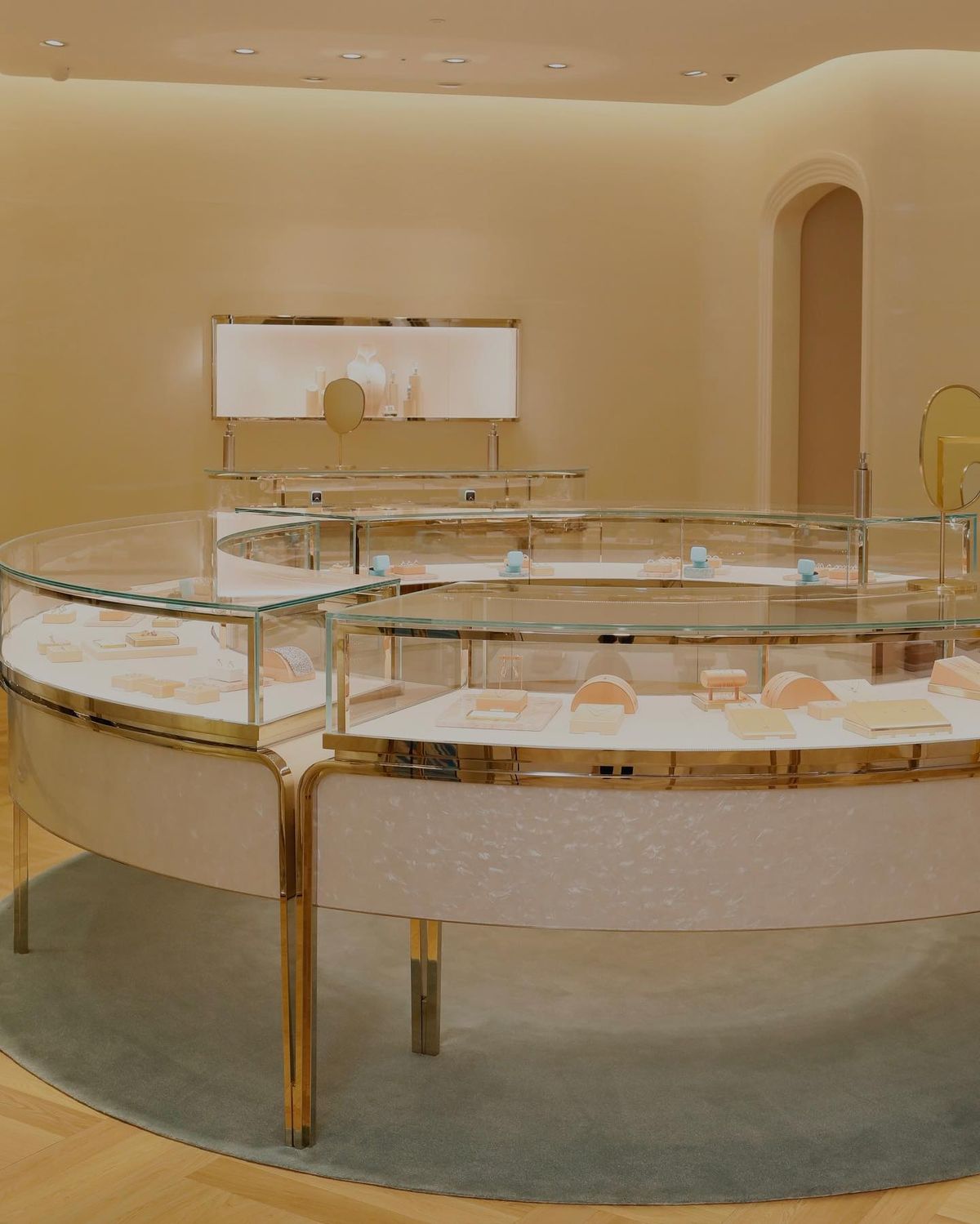 미요시 아야카 HD 이미지/사진 갤러리 다운로드 #7609375