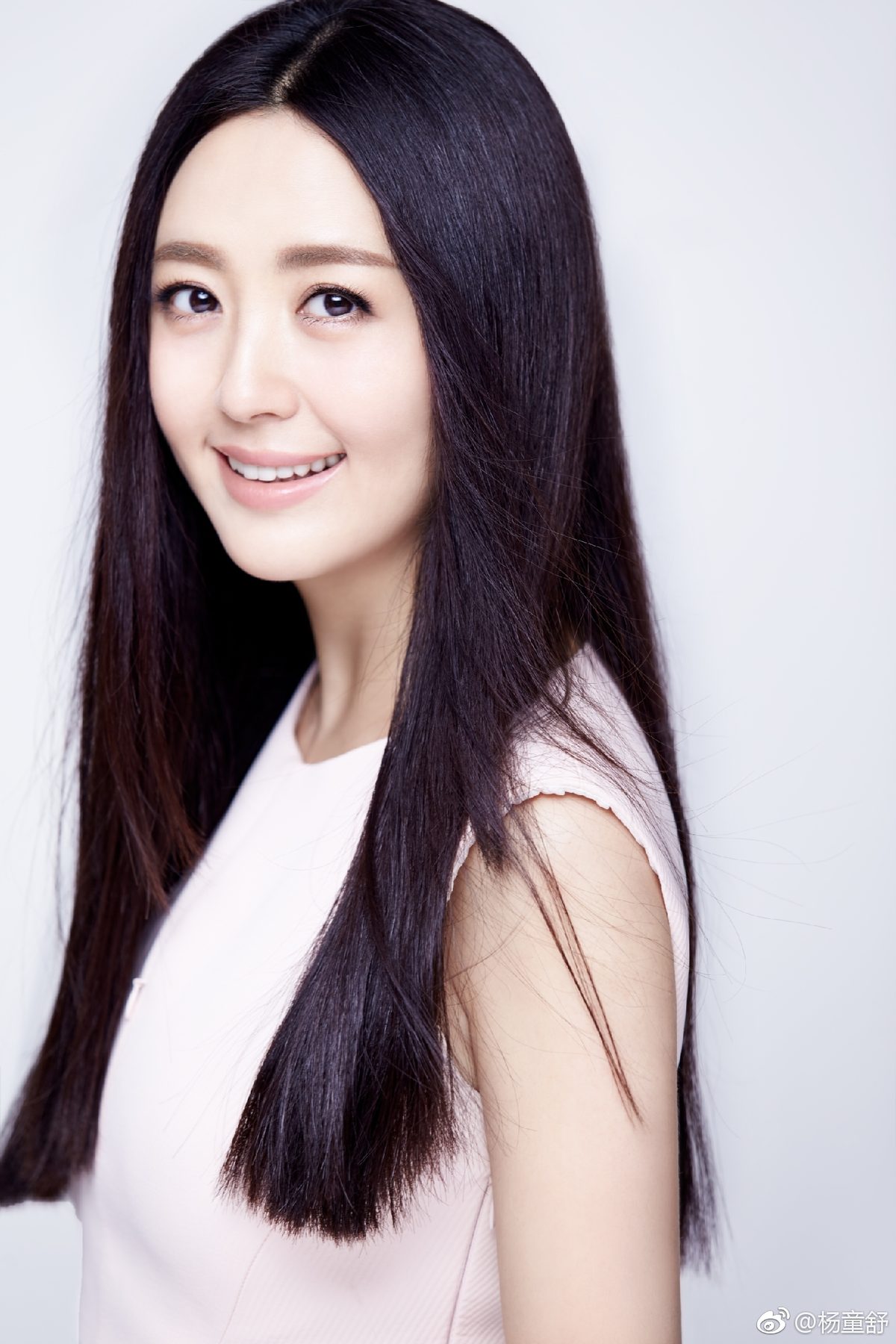 Tongshu Yang HD Images/Photo Gallery Download #2076590