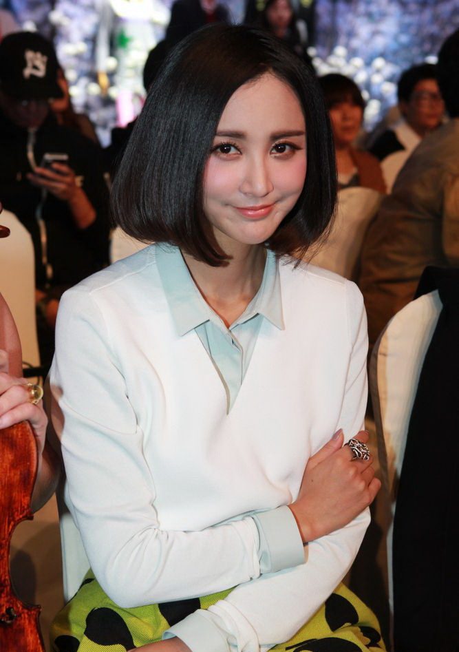 Xinyi Zhang HD Images/Photo Gallery Download #7023400
