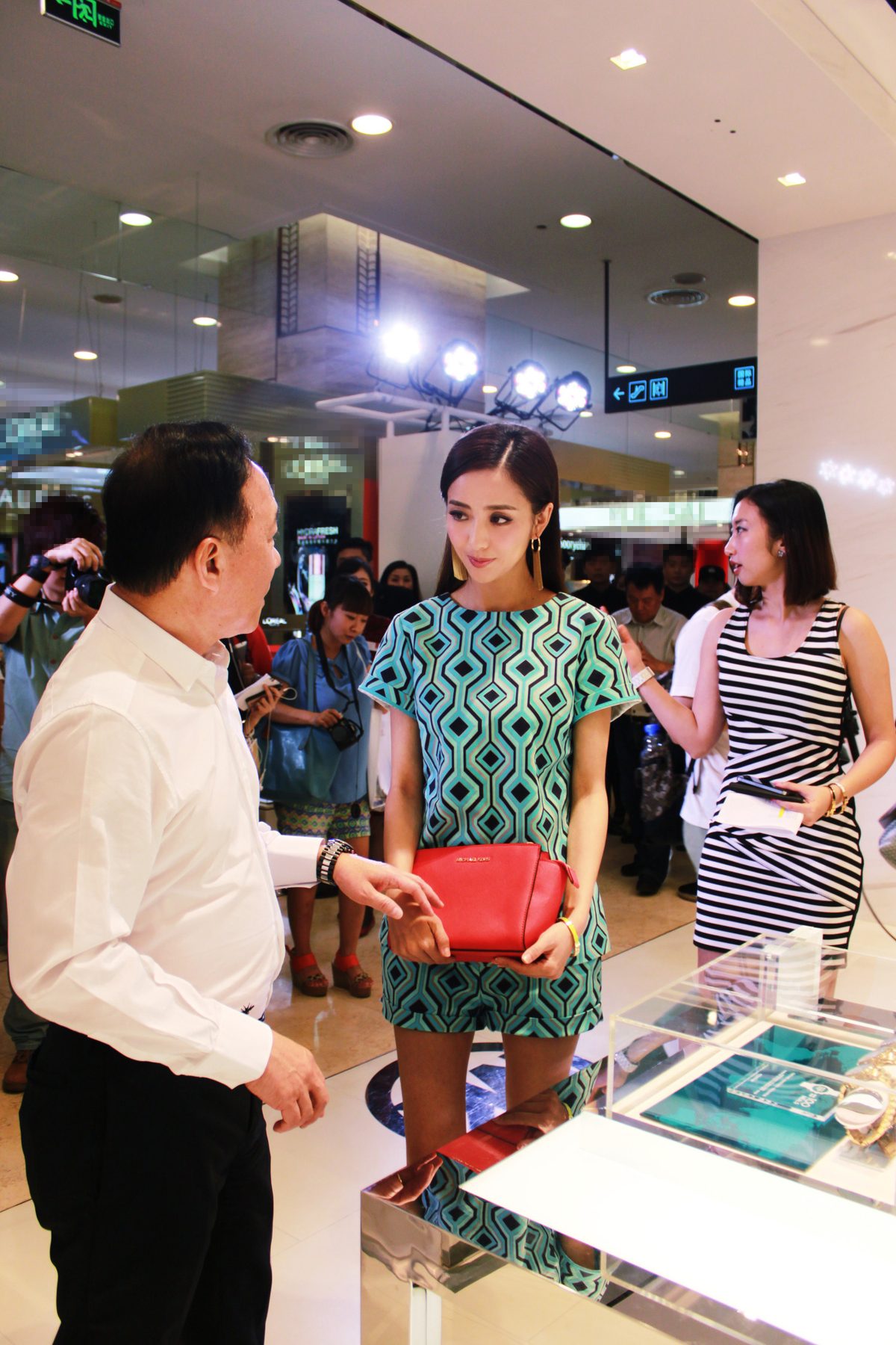 Liya Tong HD Images/Photo Gallery Download #7031908