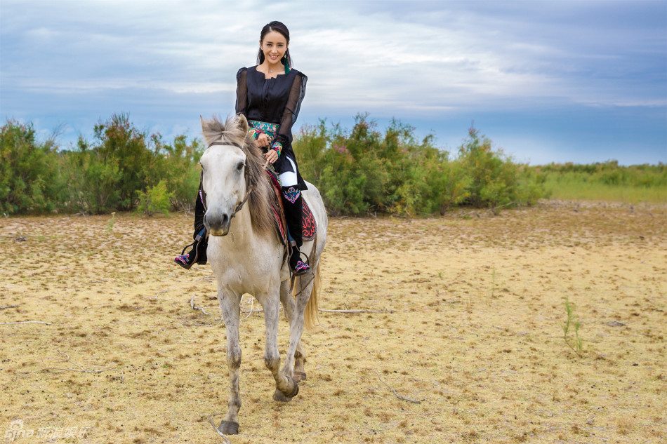 Liya Tong HD Images/Photo Gallery Download #7032327