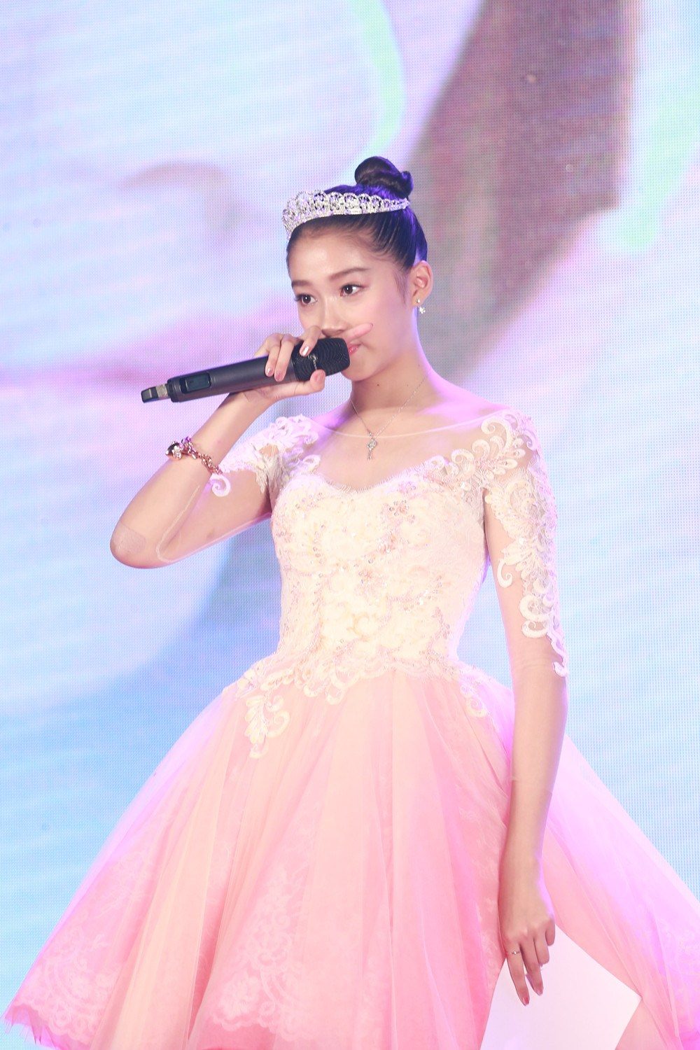 Xiaotong Guan HD Images/Photo Gallery Download #7096877