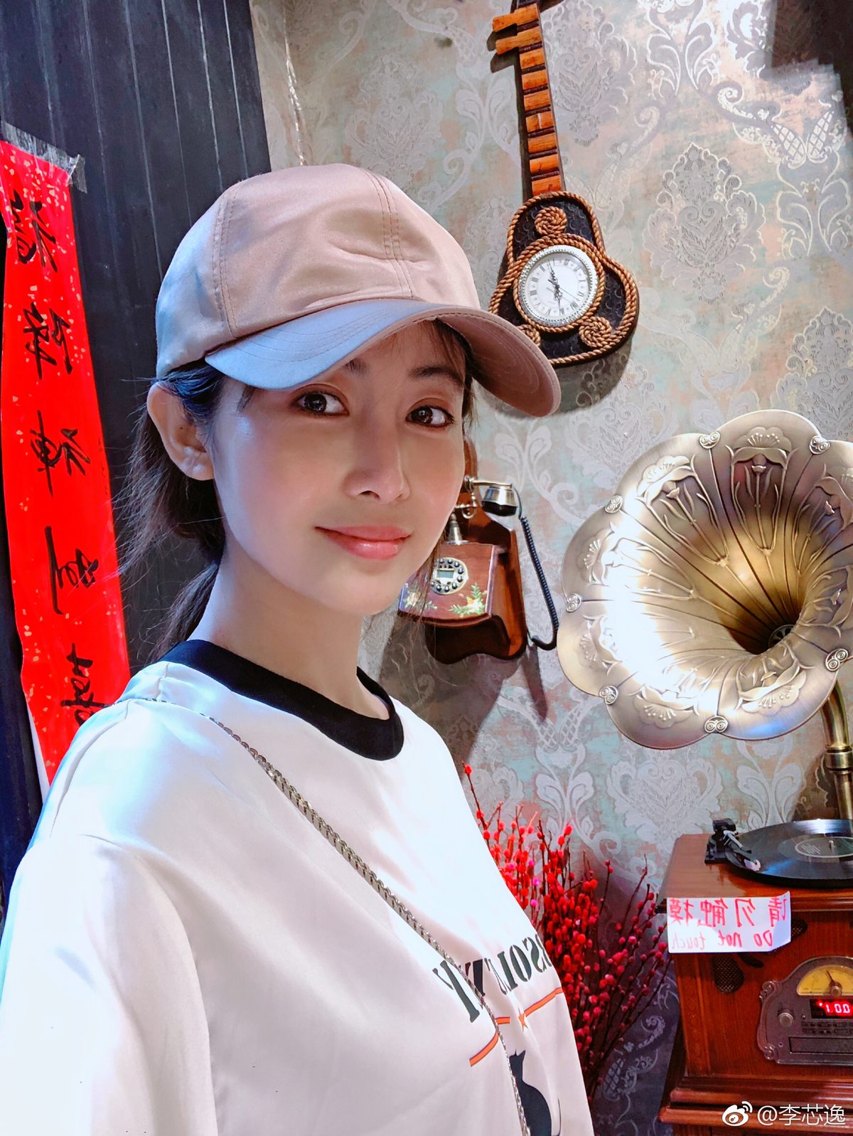 Xinyi Li HD Images/Photo Gallery Download #1980876