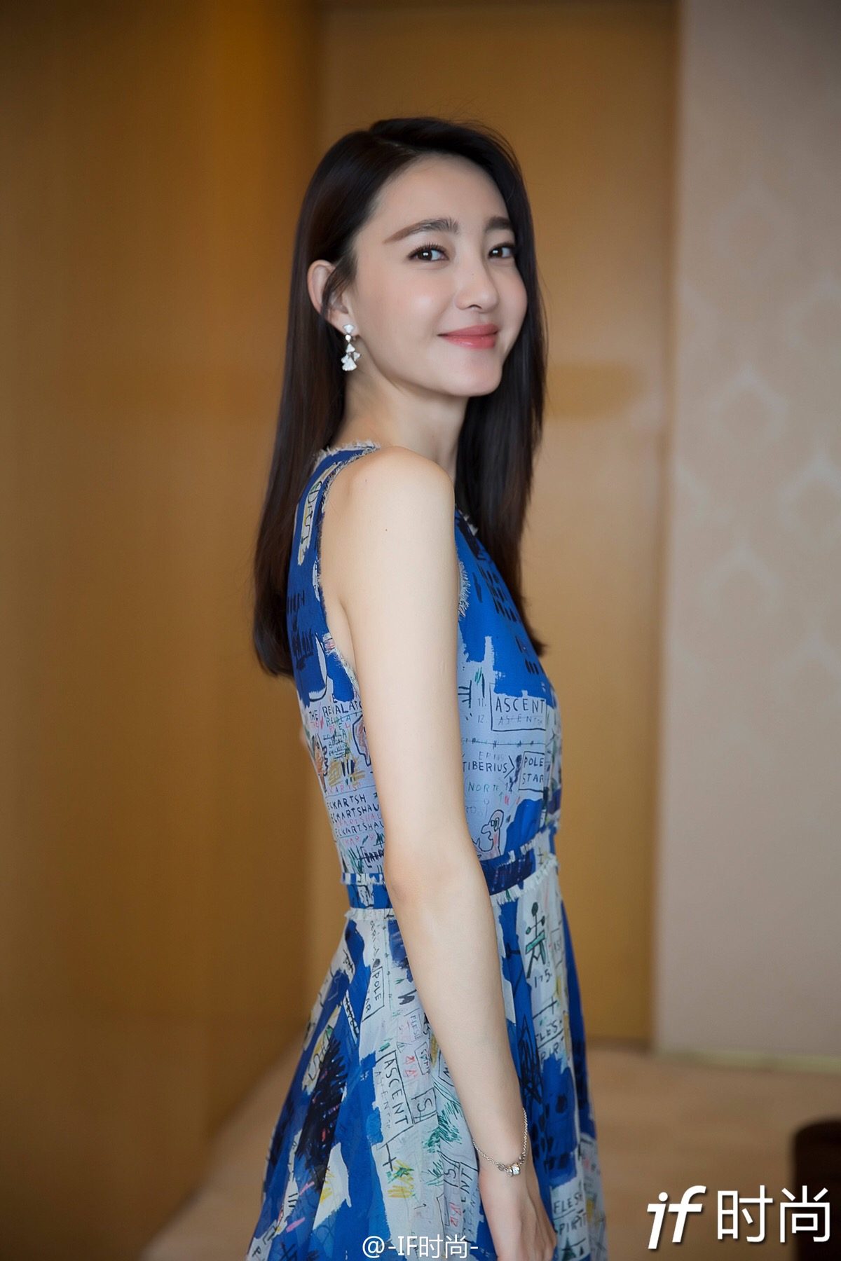 Likun Wang HD Images/Photo Gallery Download #2013021