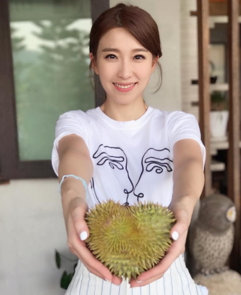 Elaine Yiu HD Images/Photo Gallery Download #1379014