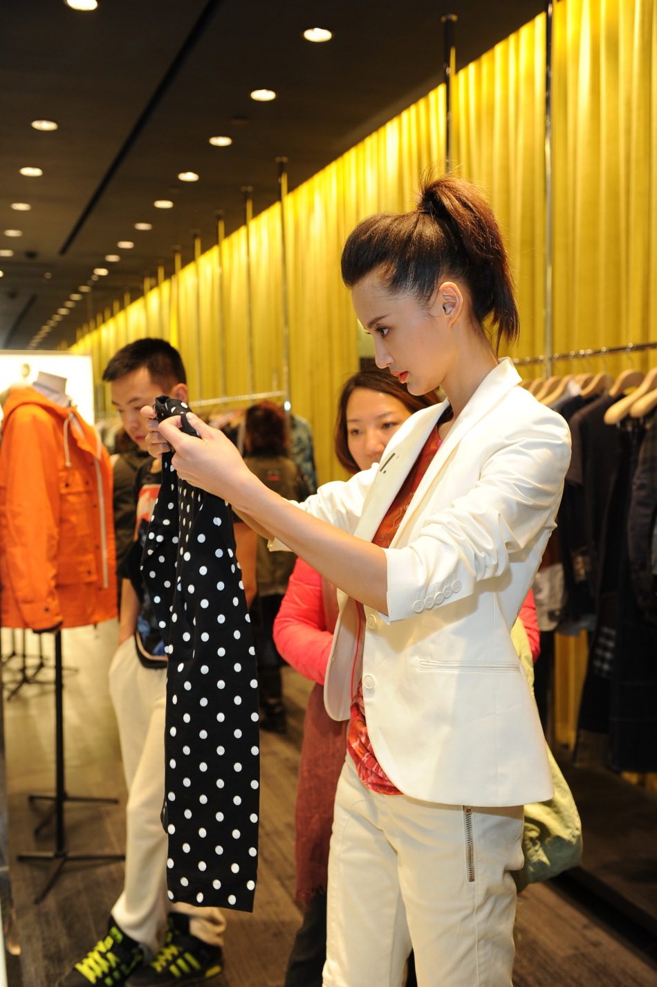 Xinyi Zhang HD Images/Photo Gallery Download #6964922