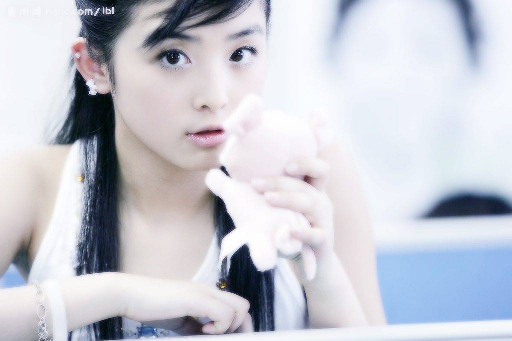 Hanyun Zhang HD Images/Photo Gallery Download #1963420