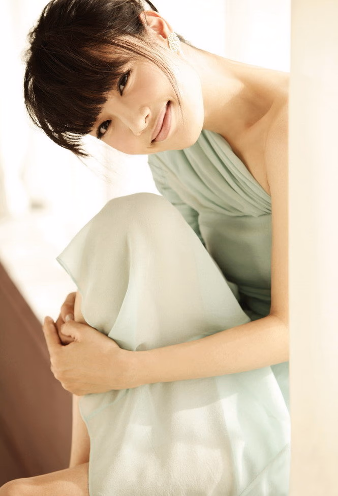 Baihe Bai HD Images/Photo Gallery Download #6918335