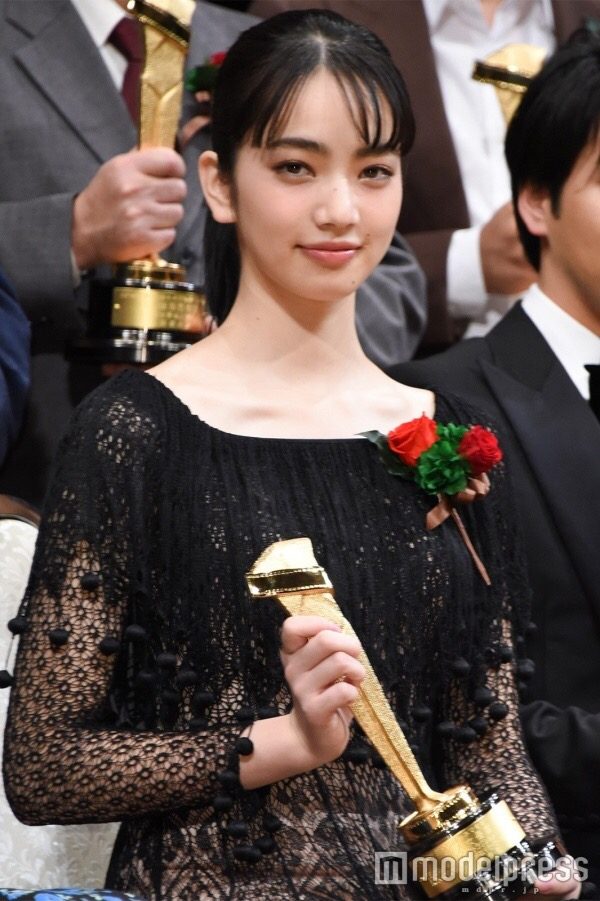 고마츠 나나 HD 이미지/사진 갤러리 다운로드 #3897058