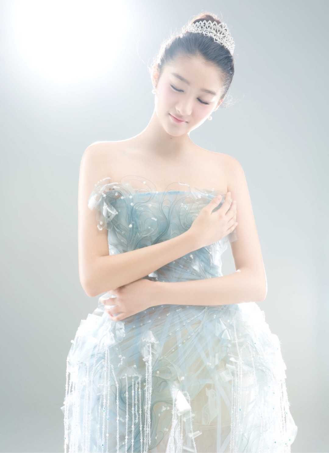 Xiaotong Guan HD Images/Photo Gallery Download #7096895