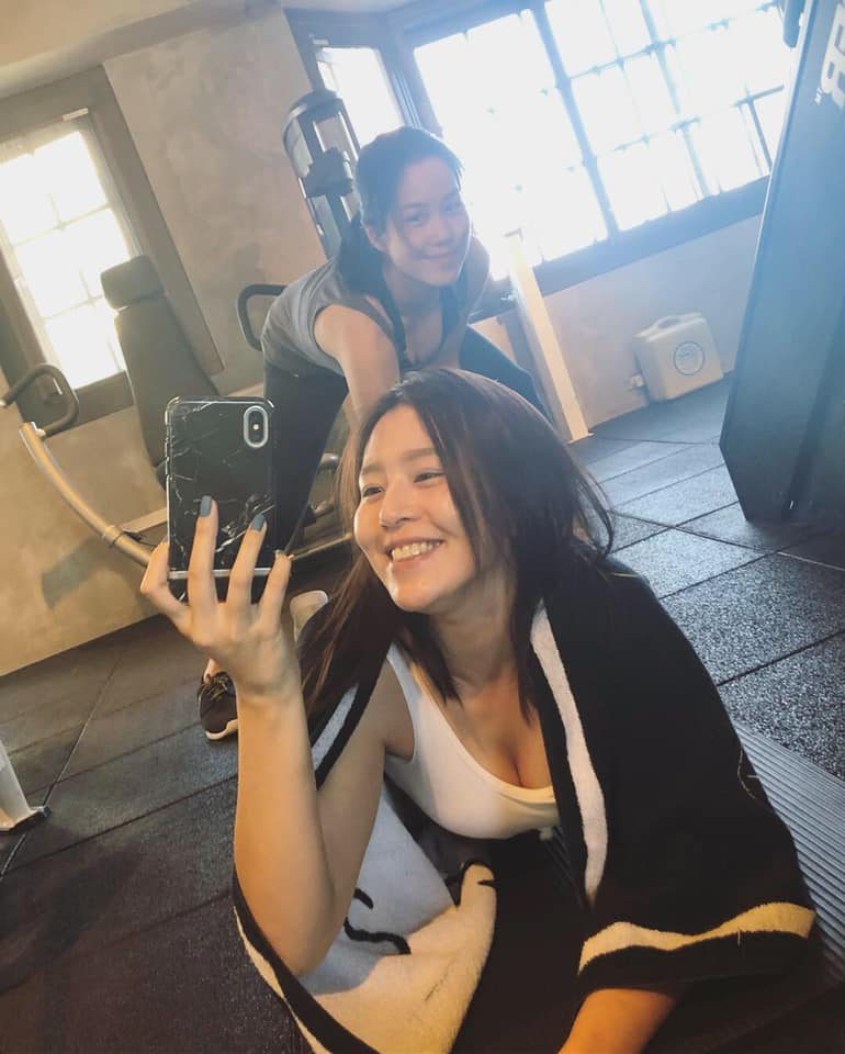 Esther Liu HD Images/Photo Gallery Download #6992277