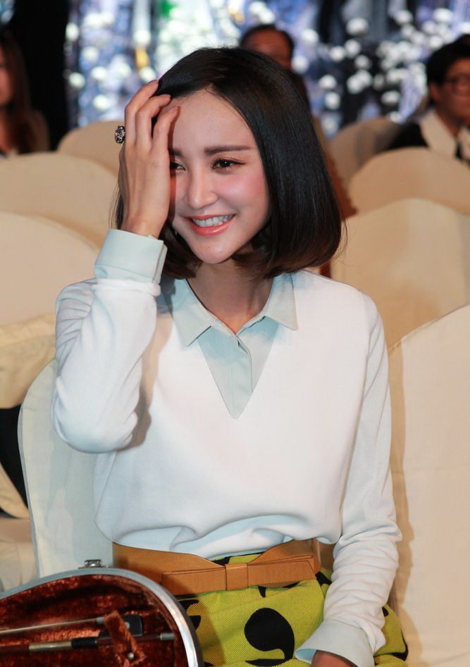 Xinyi Zhang HD Images/Photo Gallery Download #7023396