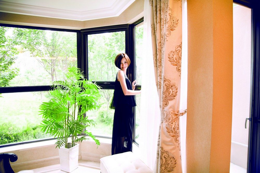 Zi Liu HD Images/Photo Gallery Download #1094883