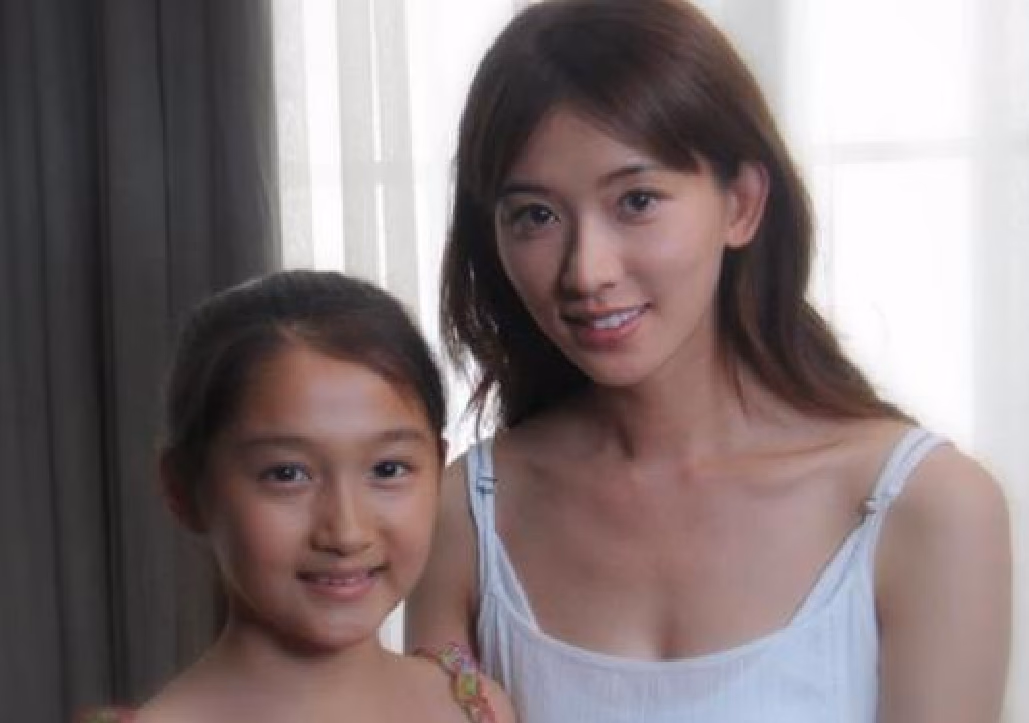 Xiaotong Guan HD Images/Photo Gallery Download #7096973