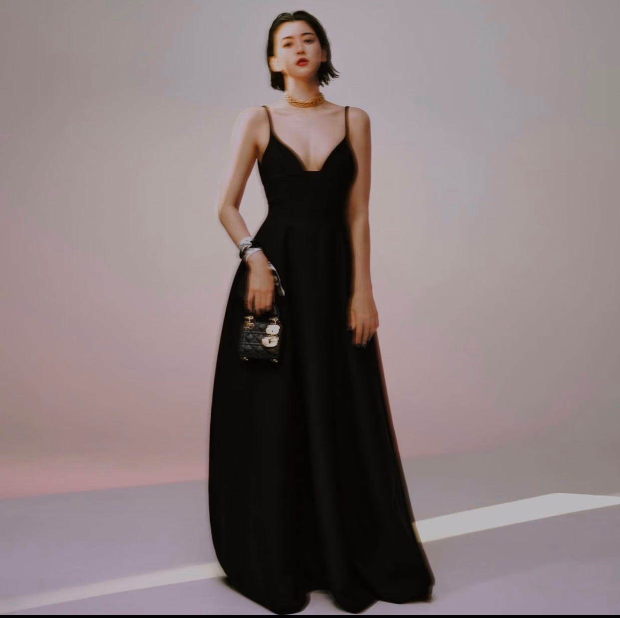 三吉彩花 高清写真/照片下载 #6655032