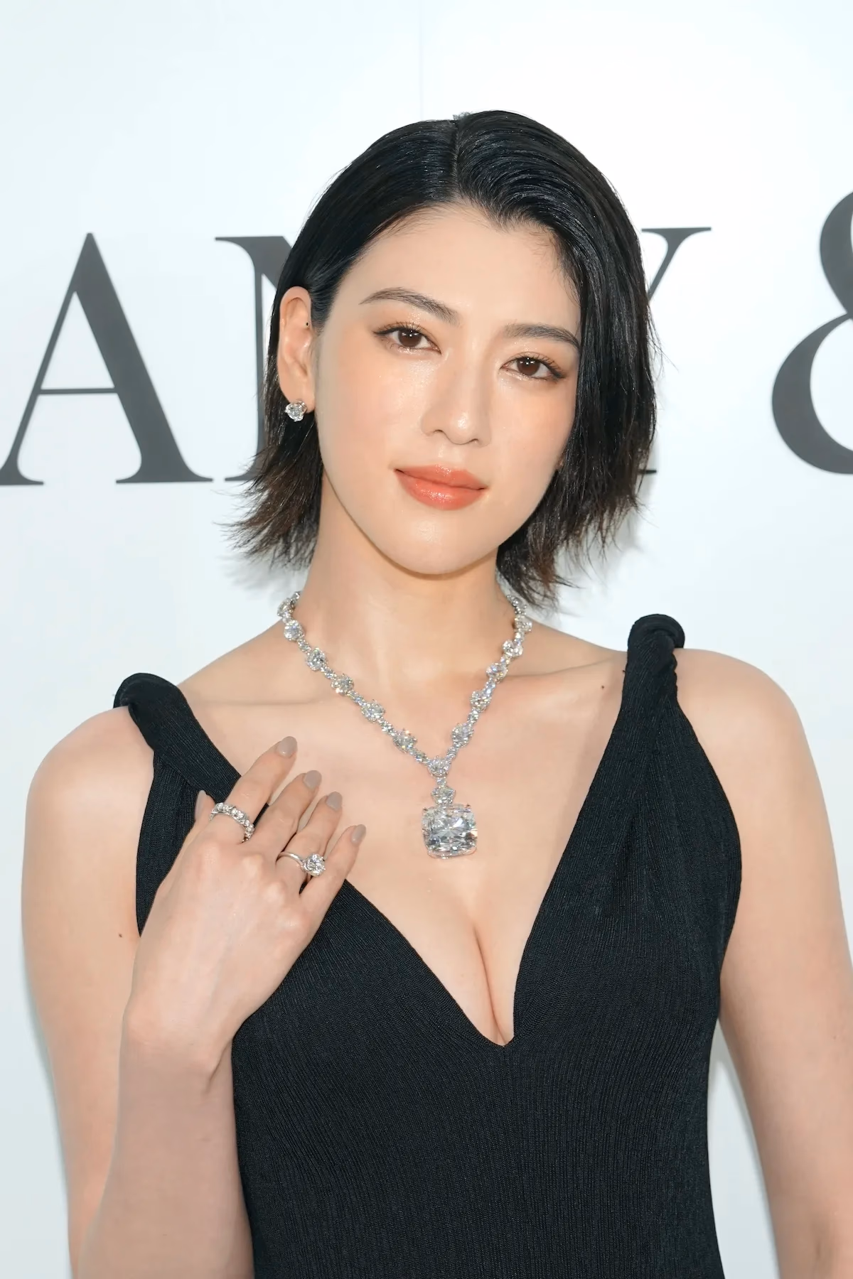 三吉彩花 高清写真/照片下载 #9570364