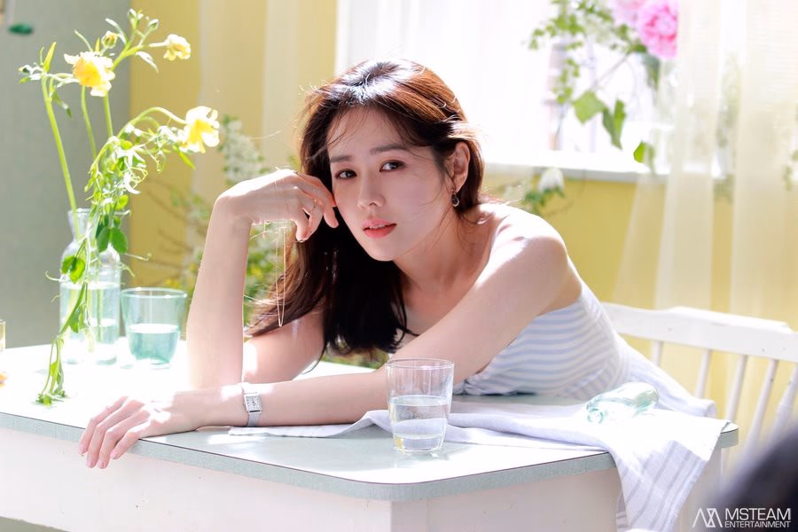 손예진 HD 이미지/사진 갤러리 다운로드 #807449