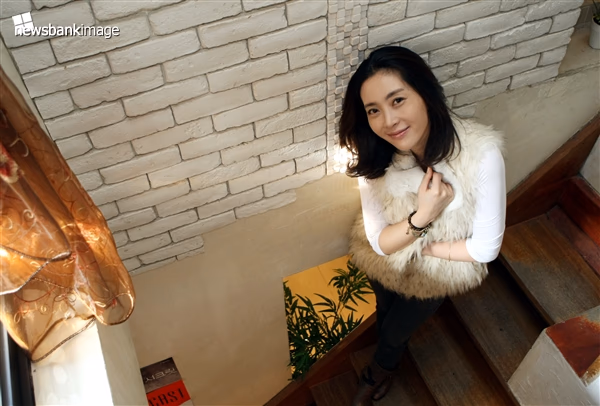 송윤아 HD 이미지/사진 갤러리 다운로드 #1687157