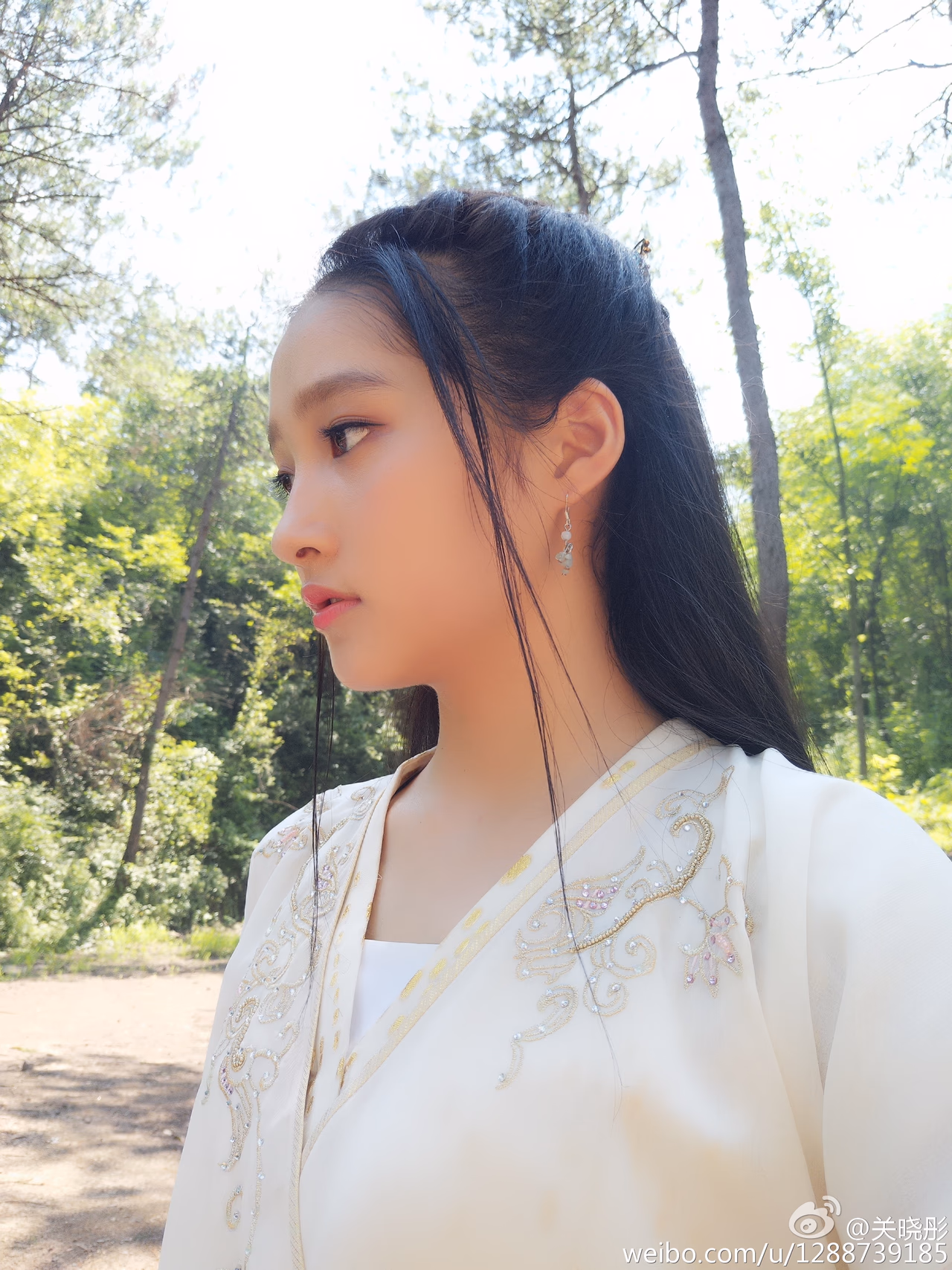 关晓彤 高清写真/照片下载 #7097123