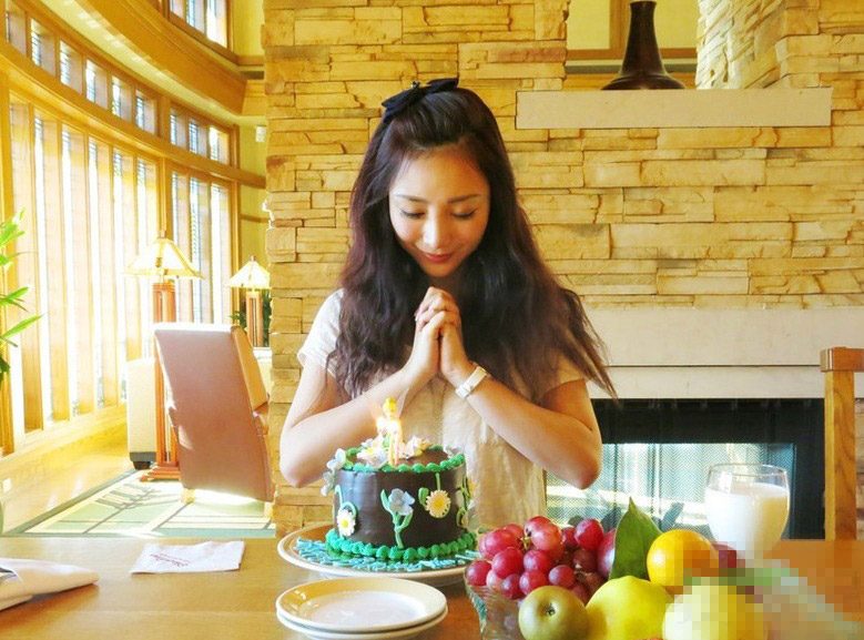 Yan Liu HD Images/Photo Gallery Download #1976570