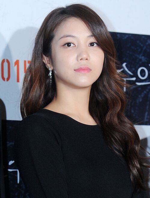 Ok-bin Kim HD Images/Photo Gallery Download #1639955