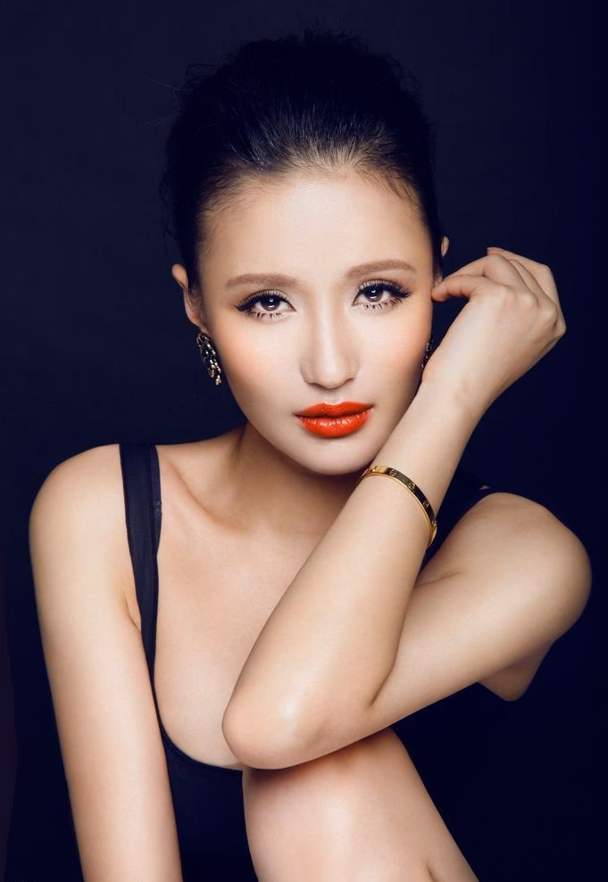 万美汐 高清写真/照片下载 #3343387